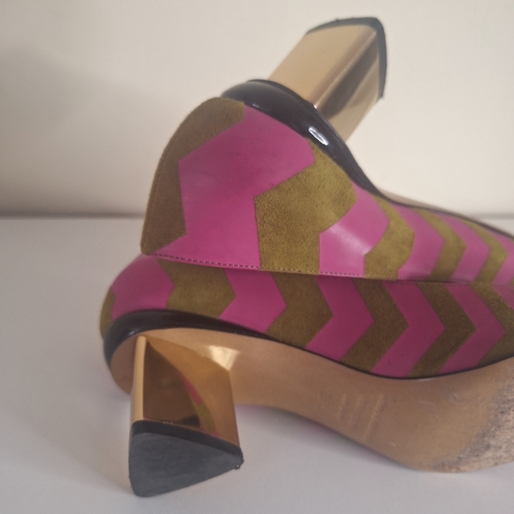 Nicholas Kirkwood Suede Chevron Print Block Heel Pumps SZ 7.5 - Picture 7 of 11
